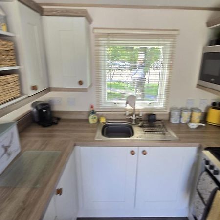 Luxury Lakeside Caravan With Hottub And Private Fishing Peg, Tattershall Lakes מראה חיצוני תמונה