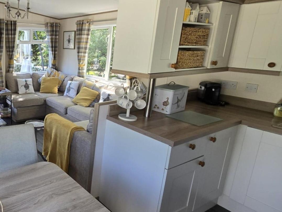 Luxury Lakeside Caravan With Hottub And Private Fishing Peg, Tattershall Lakes מראה חיצוני תמונה