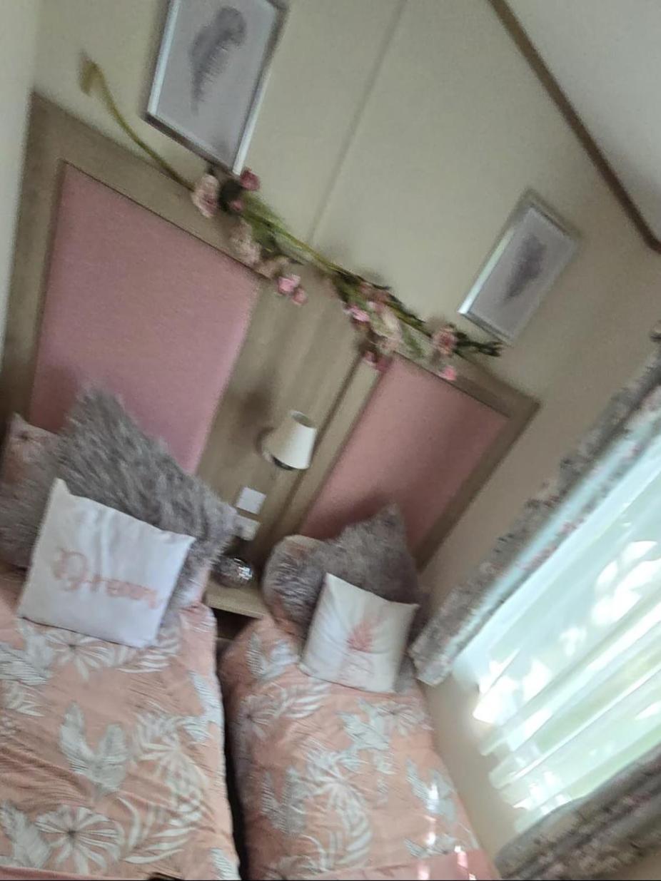 Luxury Lakeside Caravan With Hottub And Private Fishing Peg, Tattershall Lakes מראה חיצוני תמונה