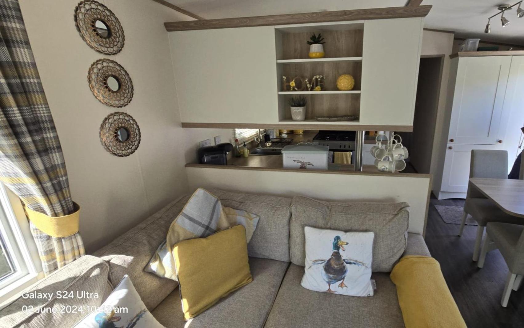 Luxury Lakeside Caravan With Hottub And Private Fishing Peg, Tattershall Lakes מראה חיצוני תמונה
