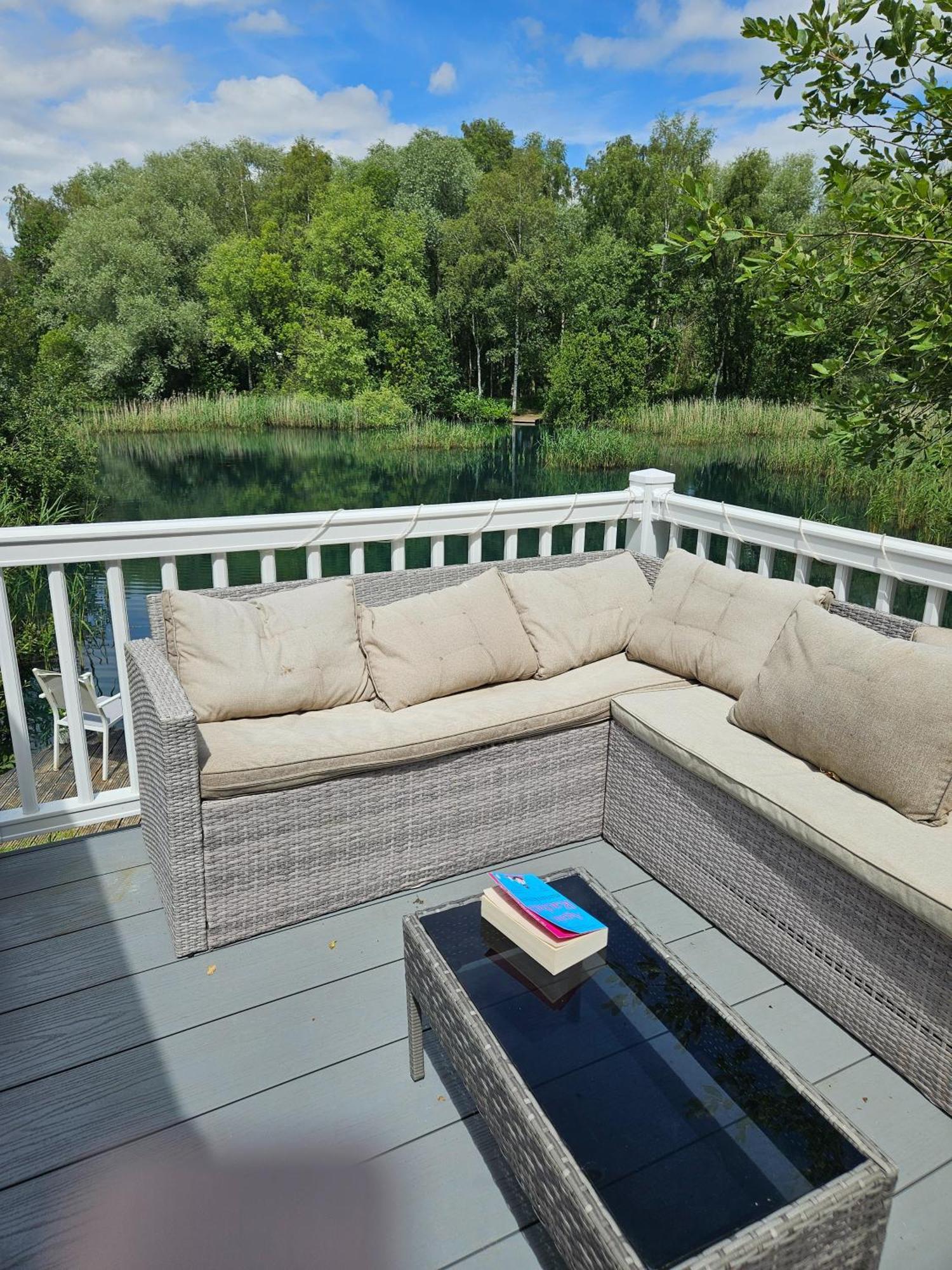 Luxury Lakeside Caravan With Hottub And Private Fishing Peg, Tattershall Lakes מראה חיצוני תמונה