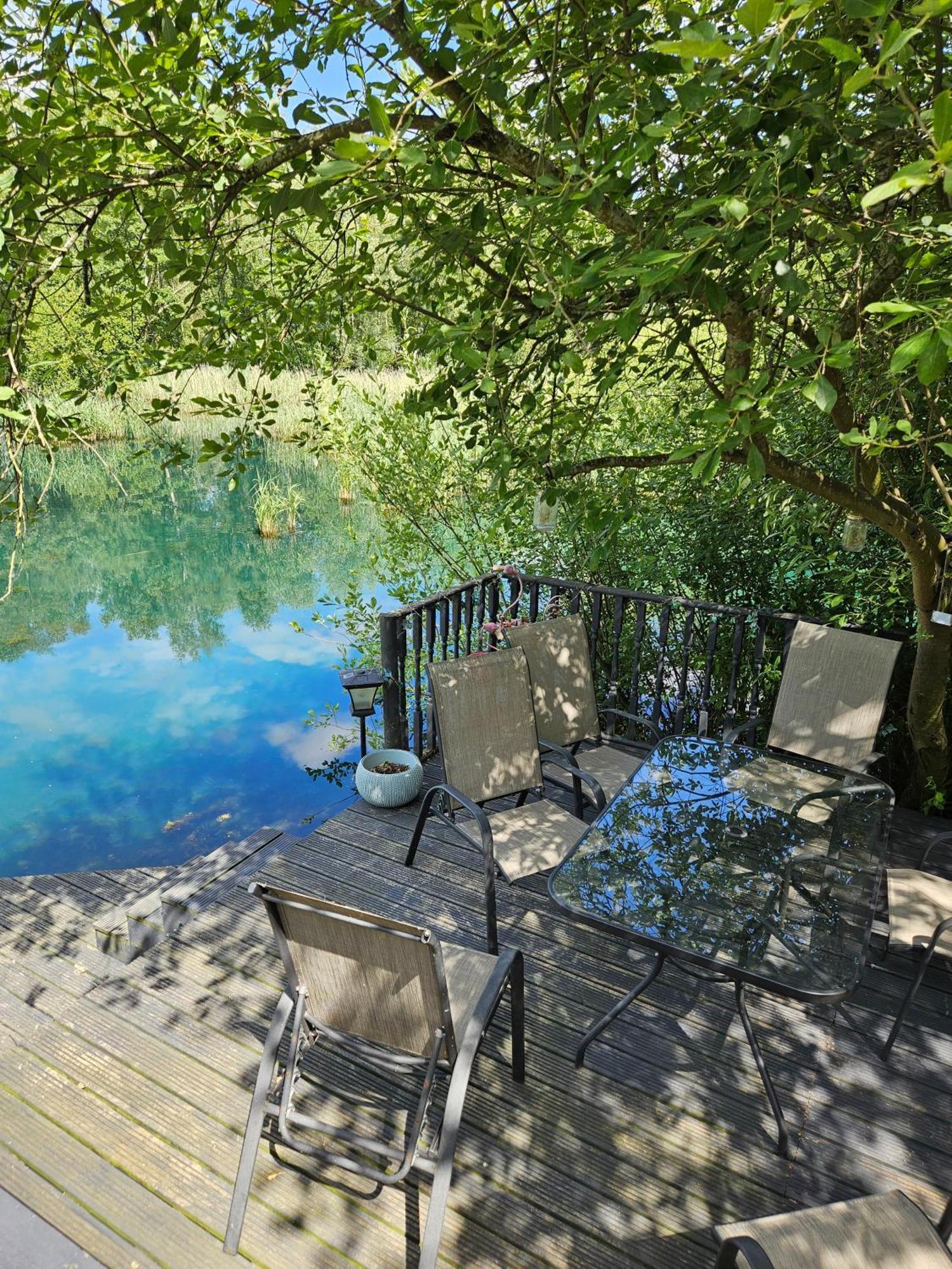 Luxury Lakeside Caravan With Hottub And Private Fishing Peg, Tattershall Lakes מראה חיצוני תמונה